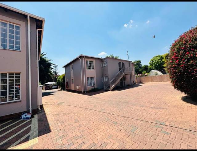 2 BEDROOM APARTMENT FOR SALE IN LAMBTON